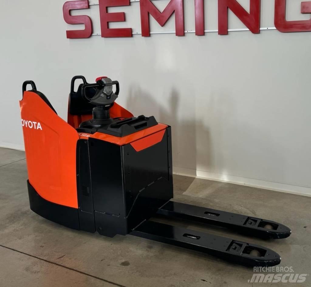 Toyota 10545  LPE200 Nisko podizni električni viličar
