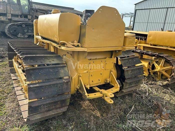 CAT D4 - Buldožeri gusjeničari