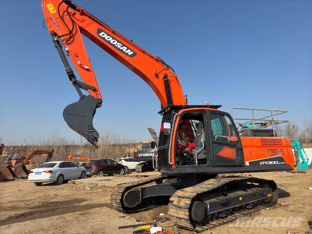Doosan DX300 Bageri gusjeničari