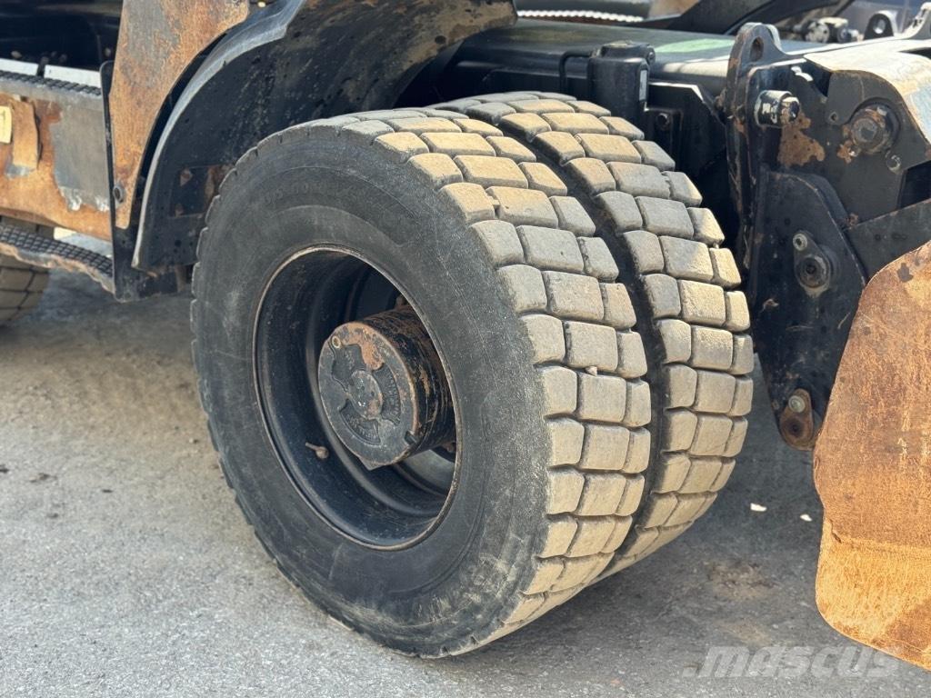 JCB 175 Bageri na kotačima