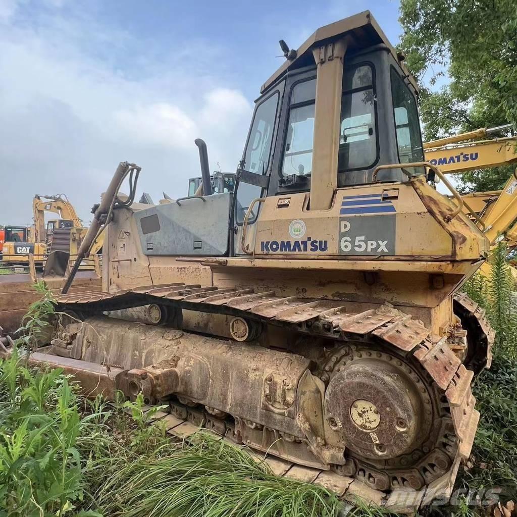 Komatsu D 65 P-12 Buldožeri gusjeničari