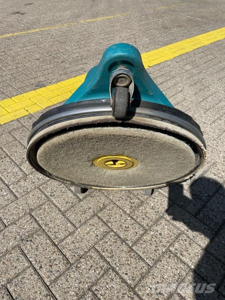 Tennant 2370 Strojevi za metenje