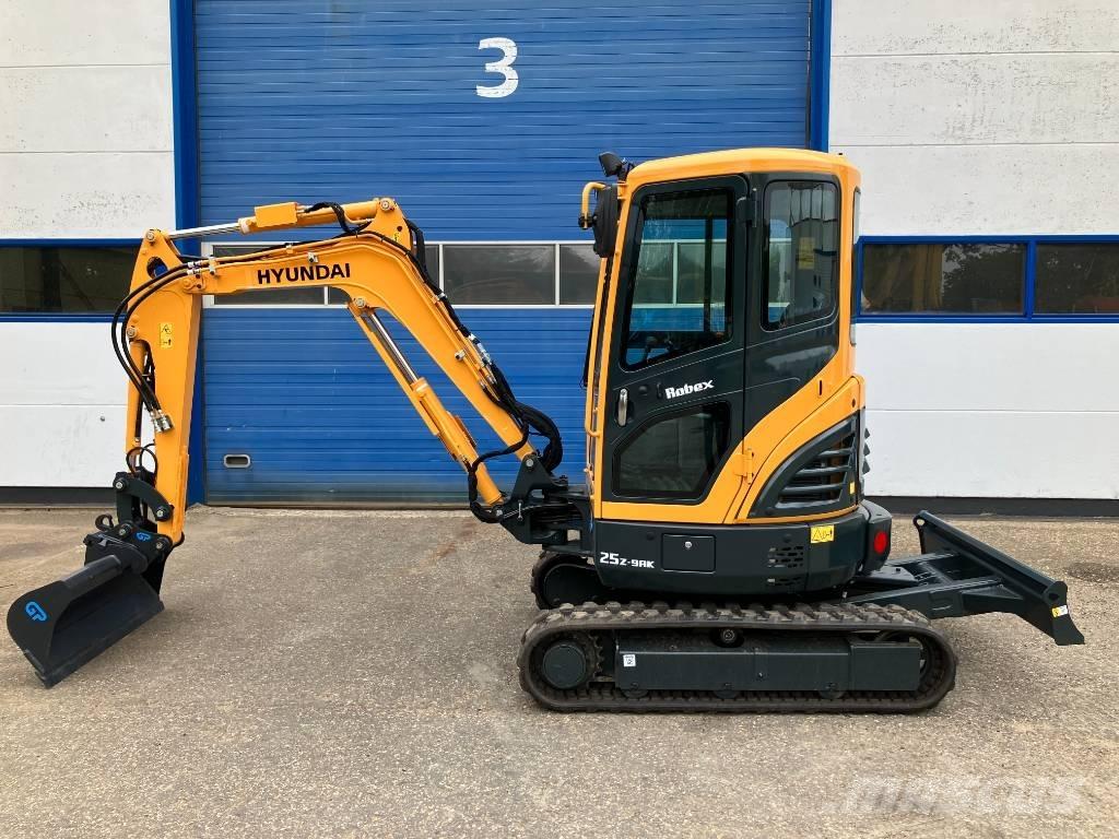 Hyundai R25Z-9AK Mini bageri <7t