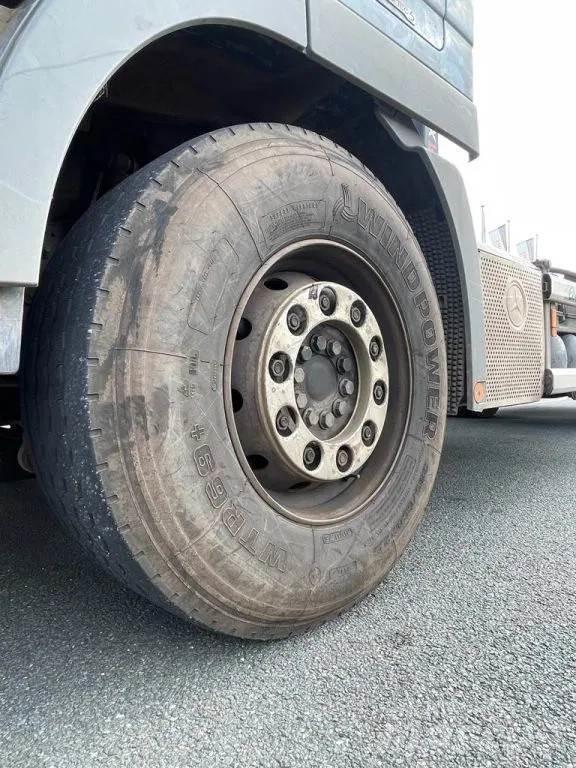 Scania R400 Rol kiper kamioni s kukama za dizanje