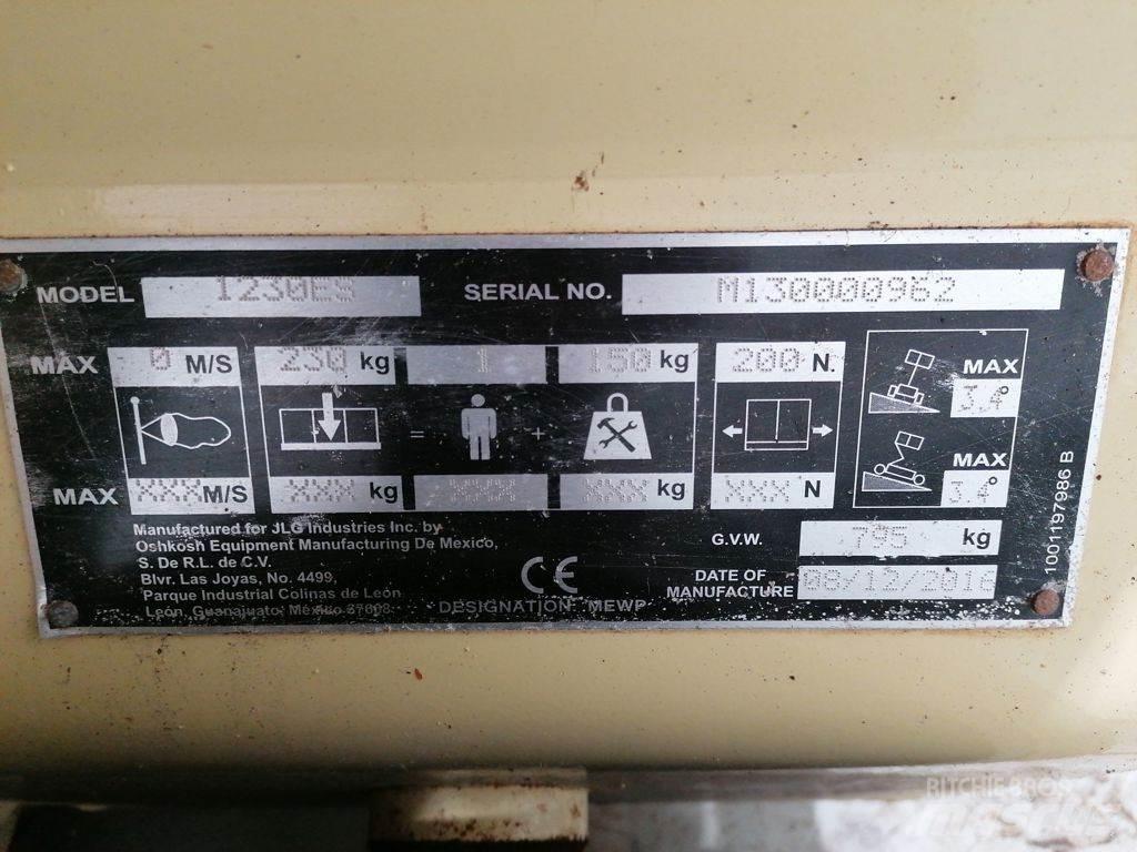 JLG 1230ES Škaraste platforme