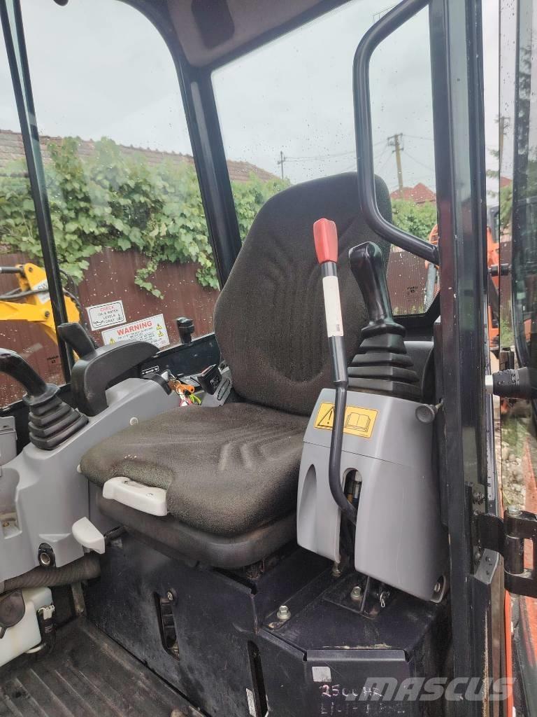 Kubota U 27-4 Mini bageri <7t