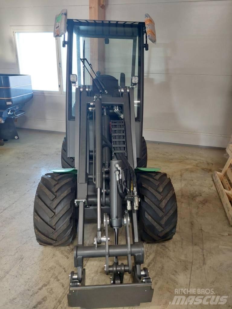 Castloaders 800 ECO Višenamjenski utovarivači