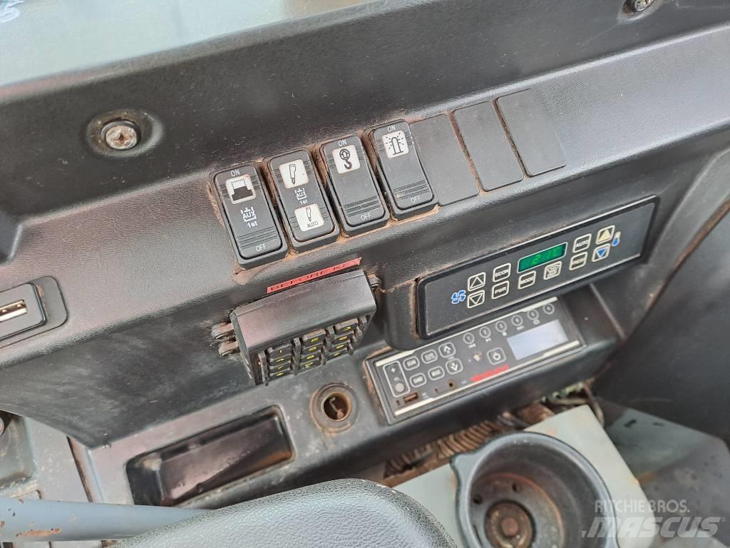 Takeuchi TB2150 Bageri gusjeničari