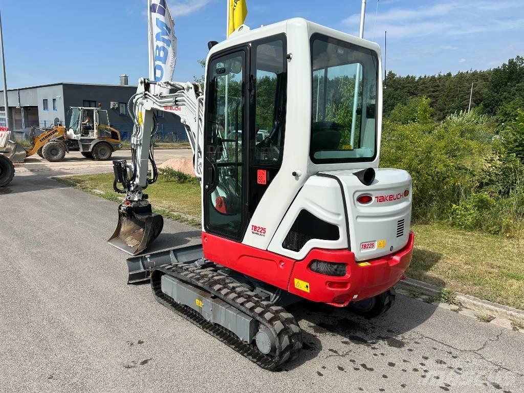 Takeuchi TB 225A V5 Mini bageri <7t