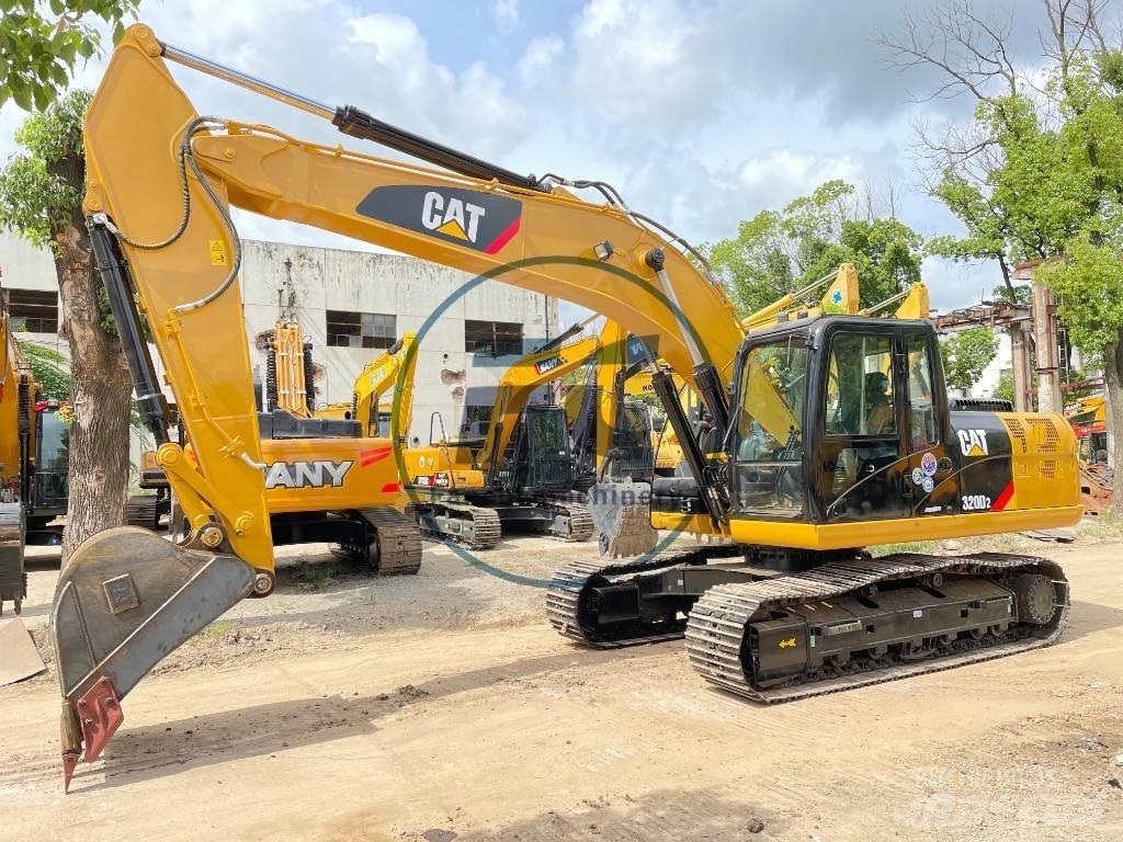 CAT 320 D 2 Midi bageri 7t – 12t