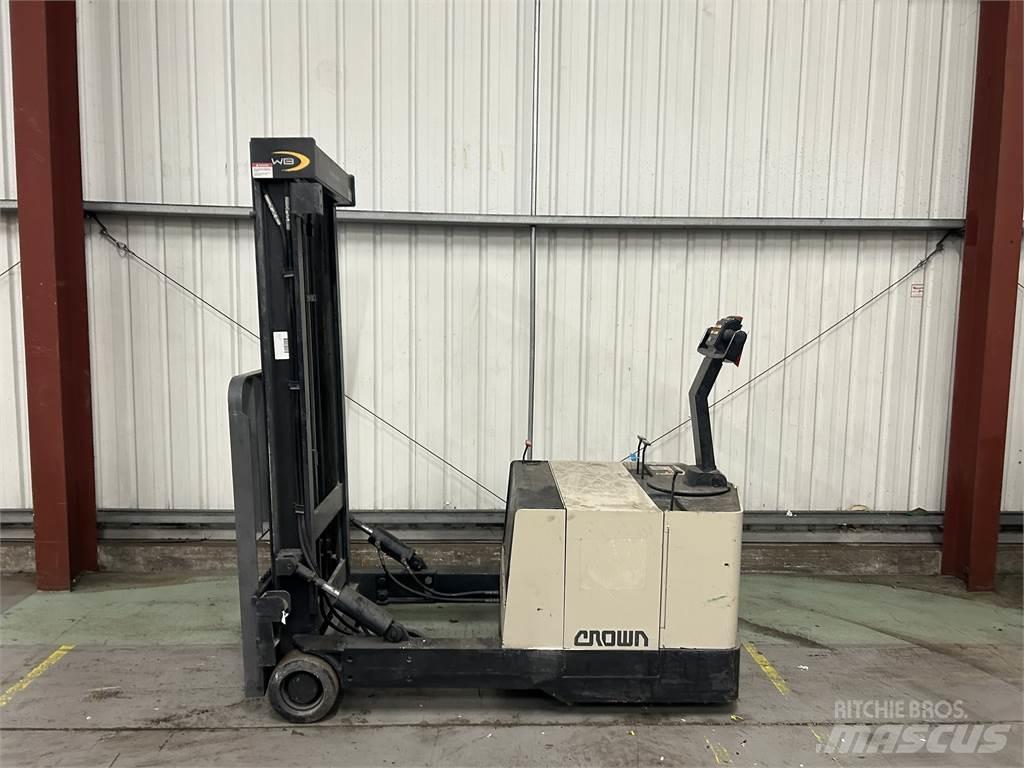Crown 40WBTL Nisko podizni električni viličar