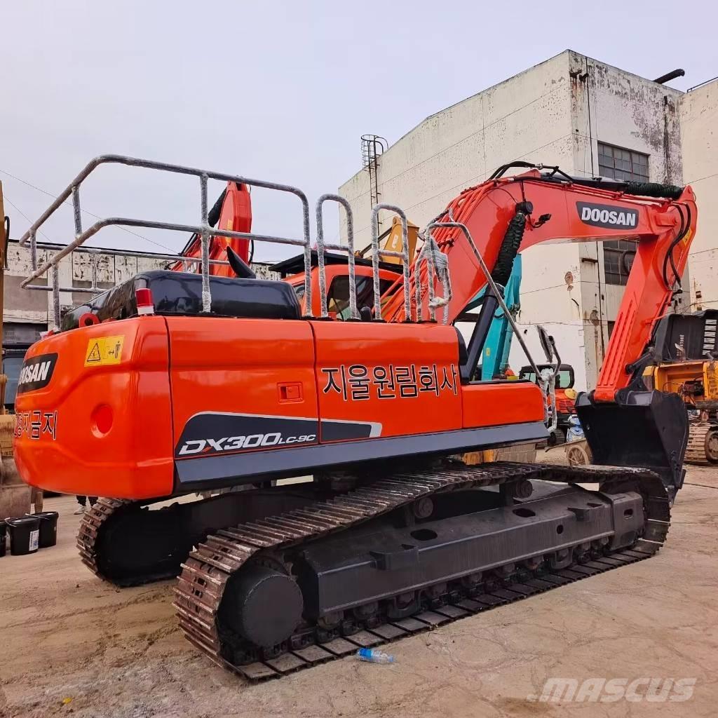 Doosan DX 300 Bageri gusjeničari