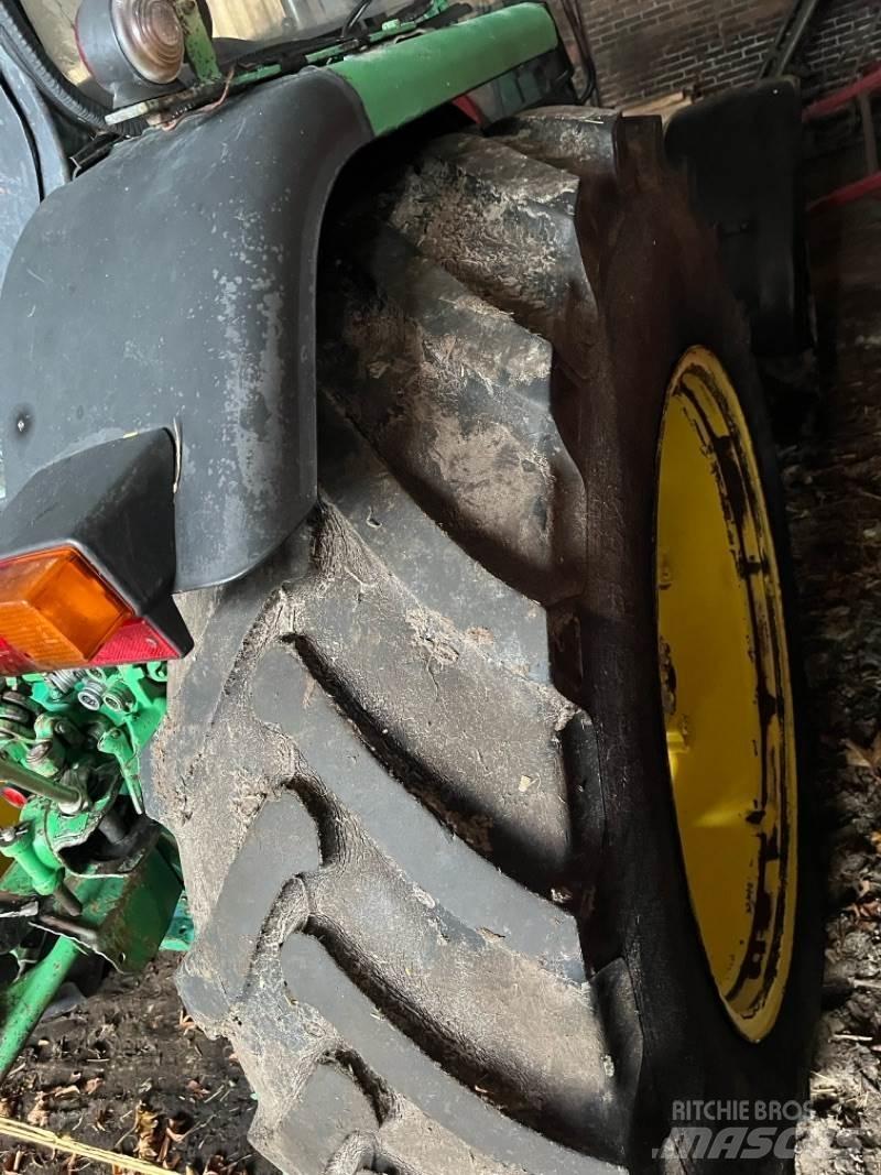 John Deere 2040A Traktori