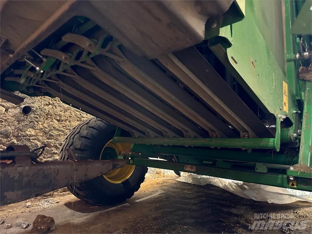 John Deere V461M Rolo balirke