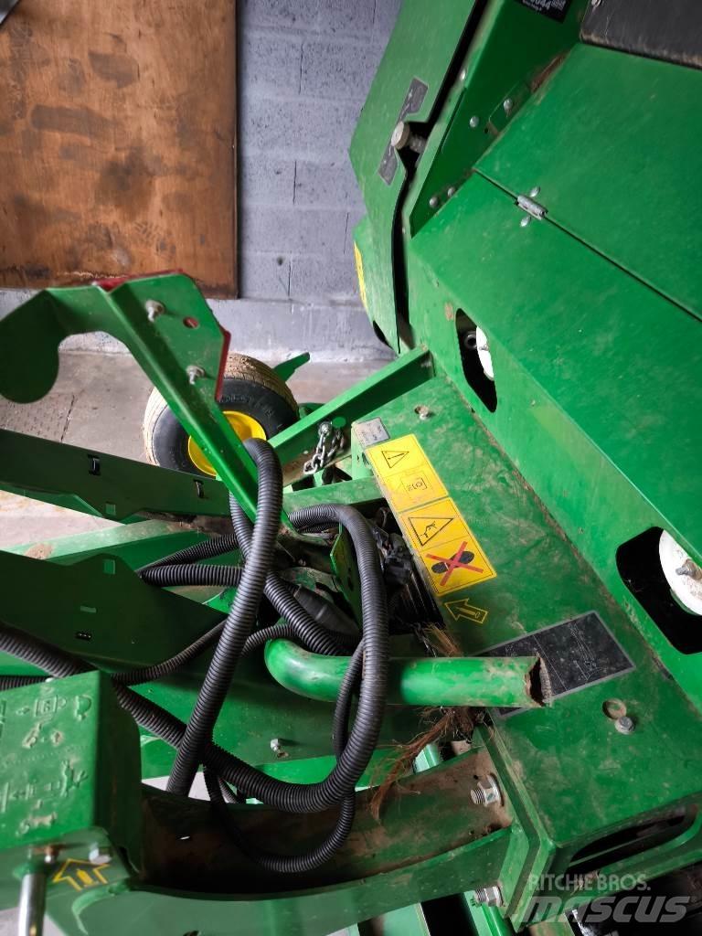 John Deere V461M Rolo balirke