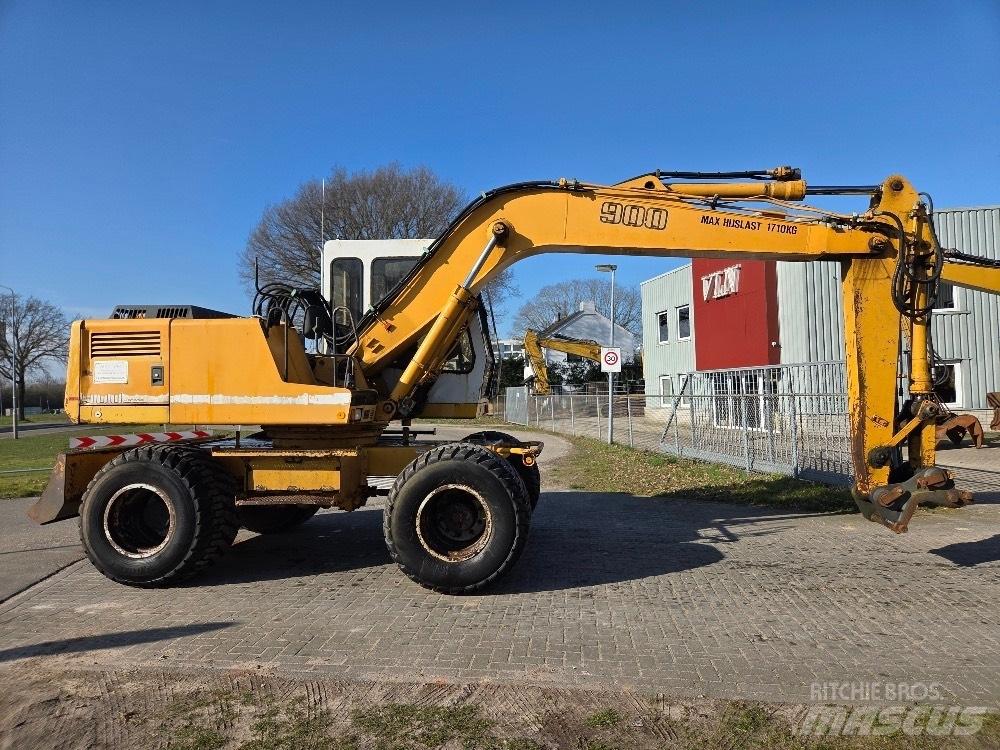 Liebherr A900 Bageri na kotačima