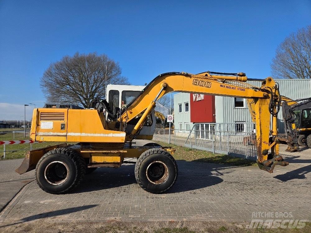 Liebherr A900 Bageri na kotačima