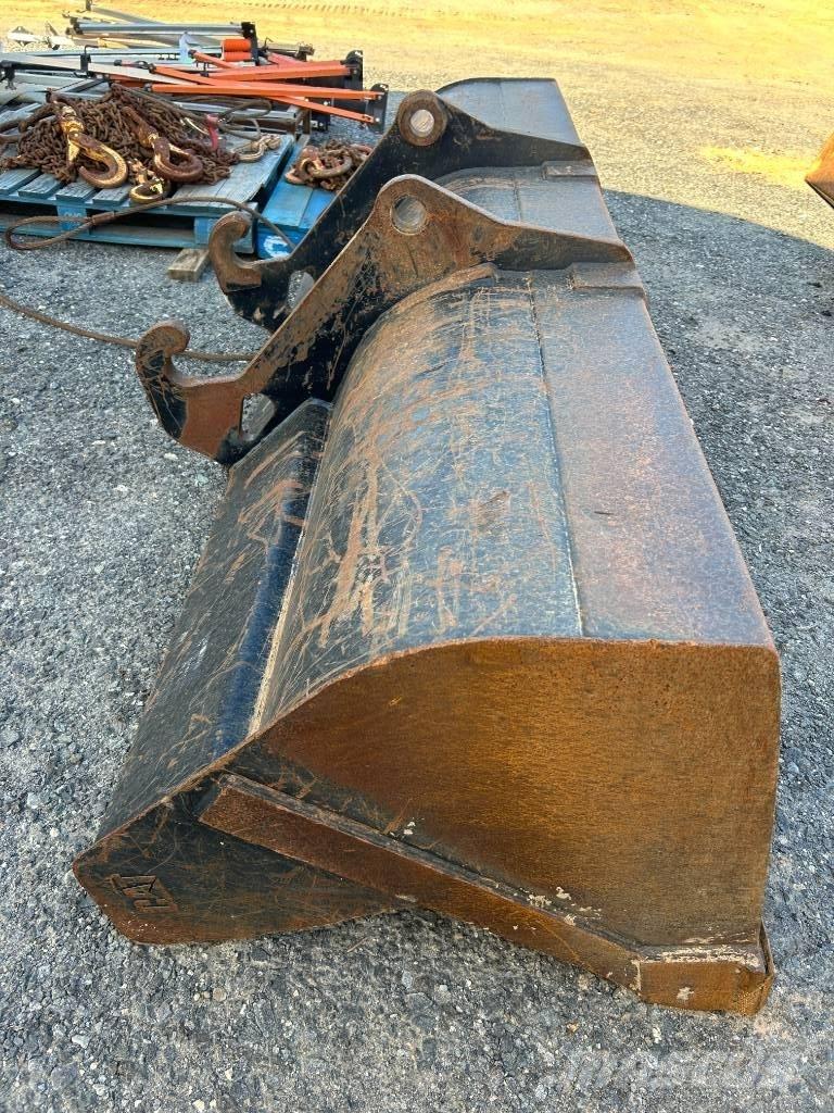 CAT 420F2 IT Utovarni rovokopači