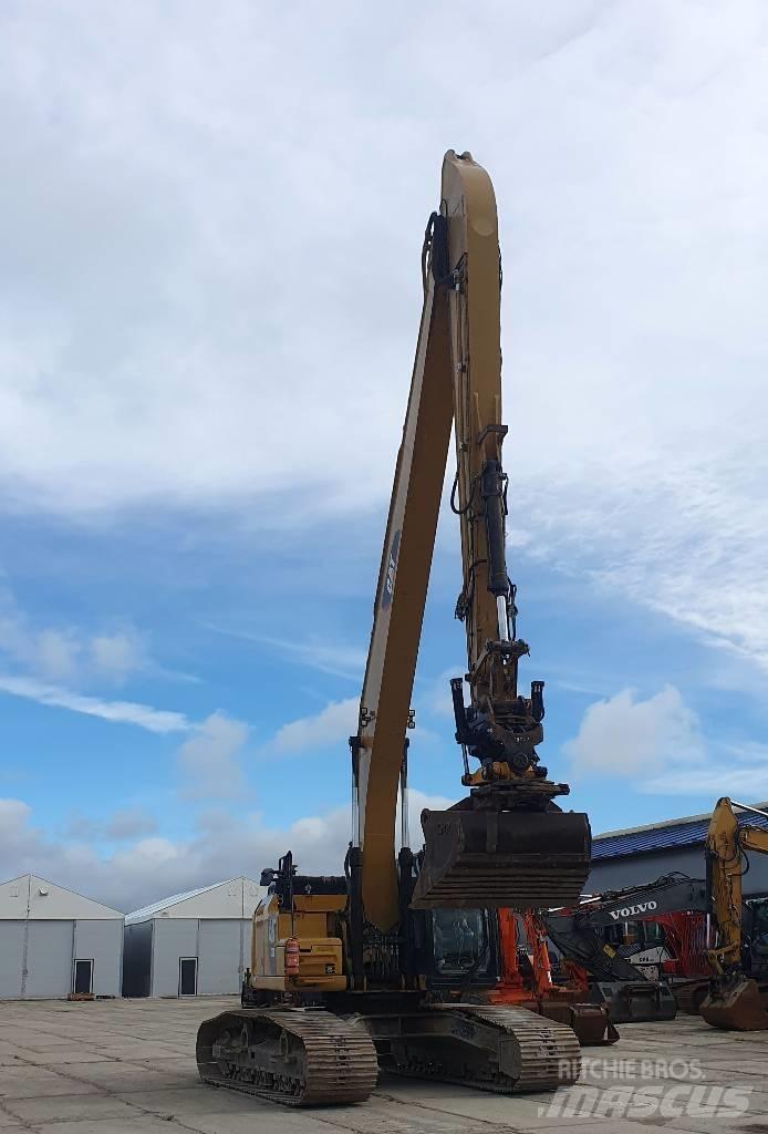 CAT 330 FLN Bageri dugog dosega