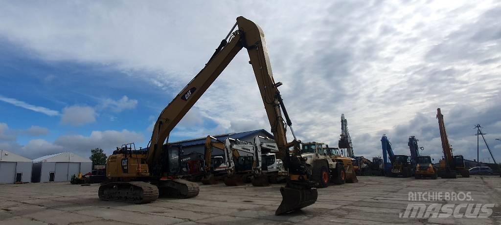 CAT 330 FLN Bageri dugog dosega