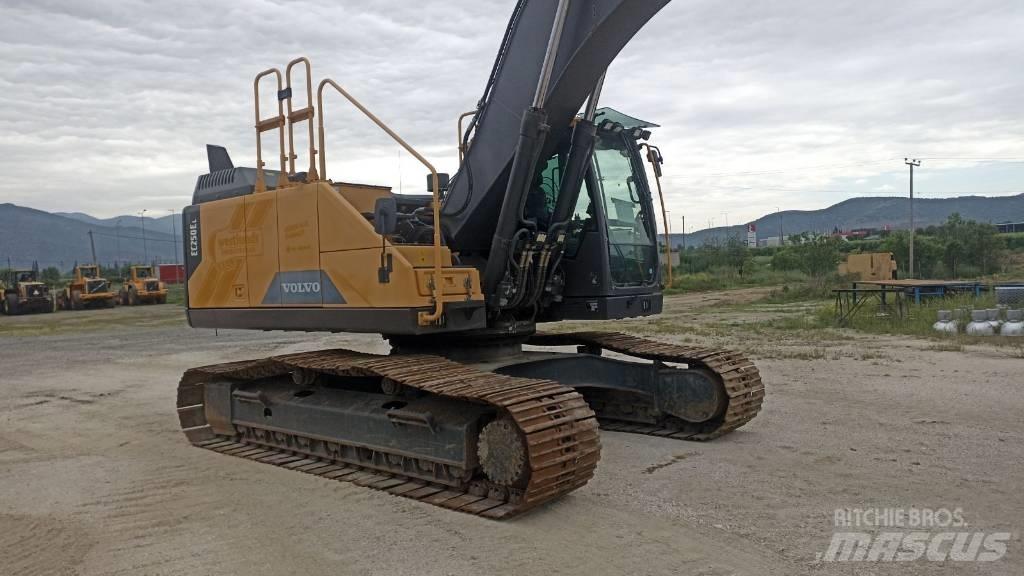 Volvo EC 250 EL Bageri gusjeničari