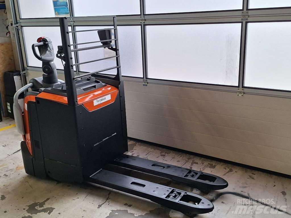 BT LPE220 Nisko podizni električni viličar