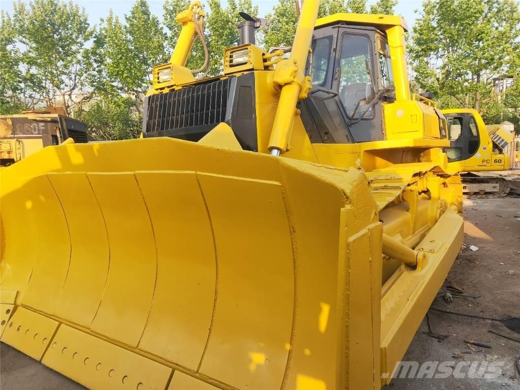 Komatsu D155AX-5 Buldožeri gusjeničari