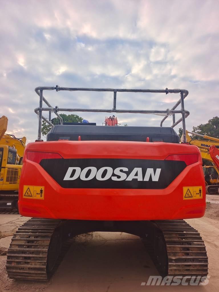 Doosan DX 225 LC Bageri gusjeničari
