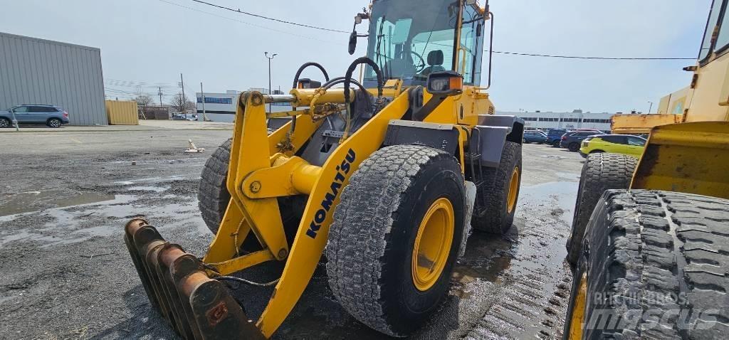 Komatsu WA 200 Utovarivači na kotačima