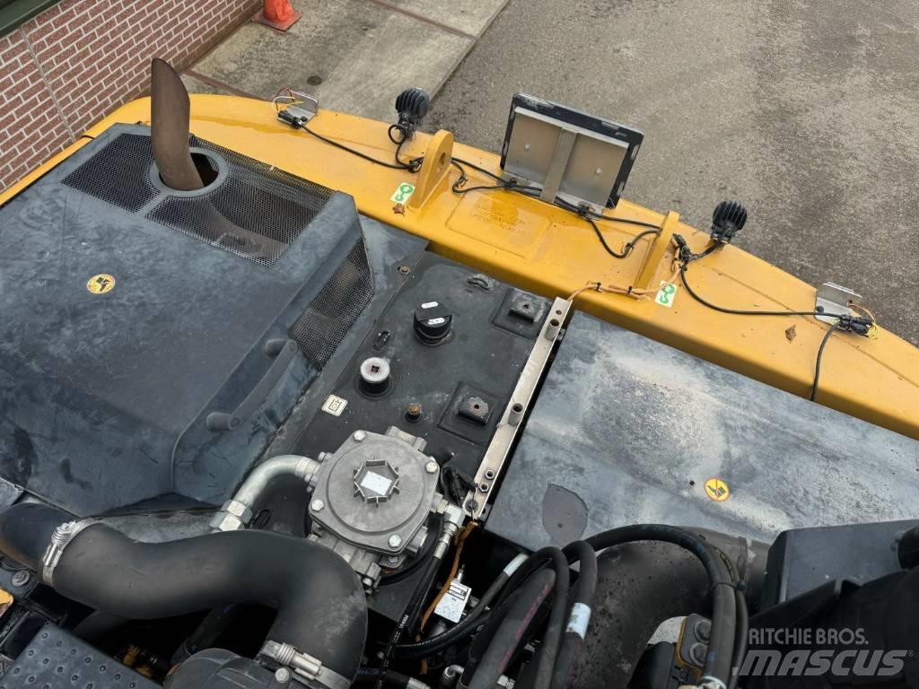 CAT MH3022 Bageri za manipuliranje materijalom / otpadom