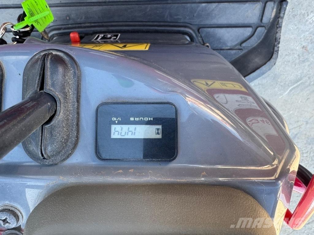 Yanmar SV08 (1F994) Mini bageri <7t