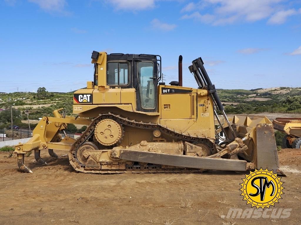 CAT D 6 T XL Buldožeri gusjeničari