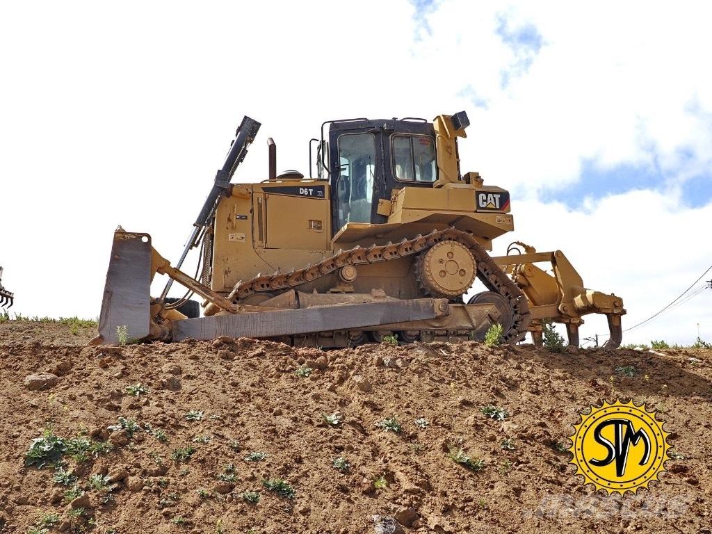CAT D 6 T XL Buldožeri gusjeničari
