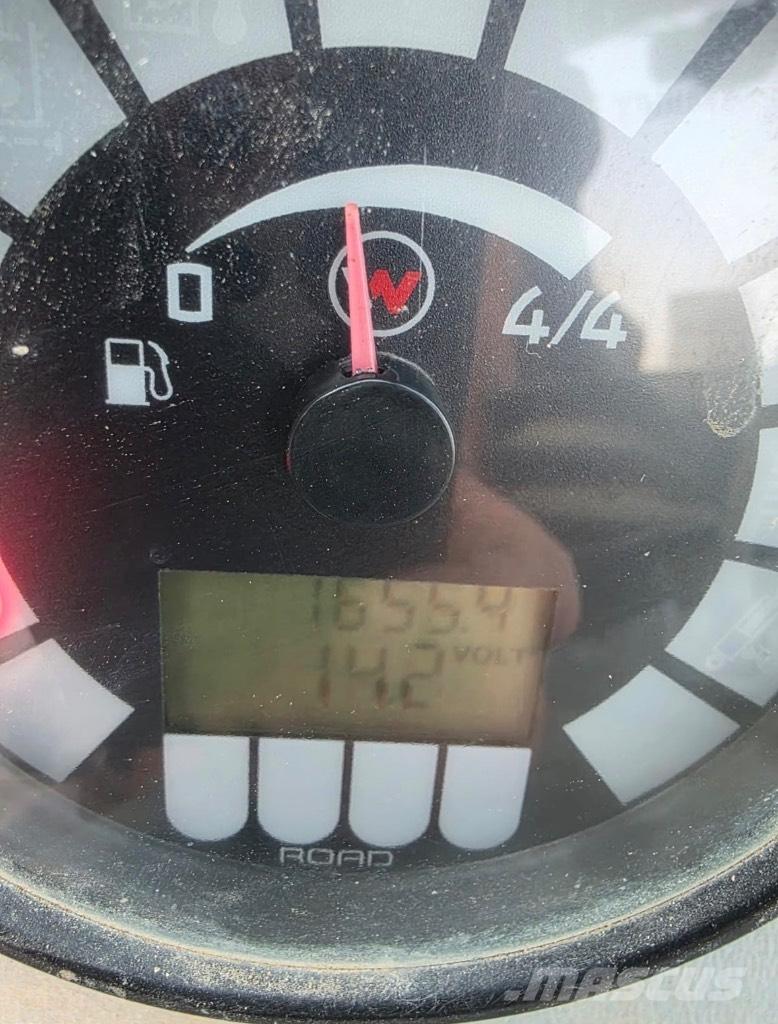 Wacker Neuson 850 Utovarivači na kotačima