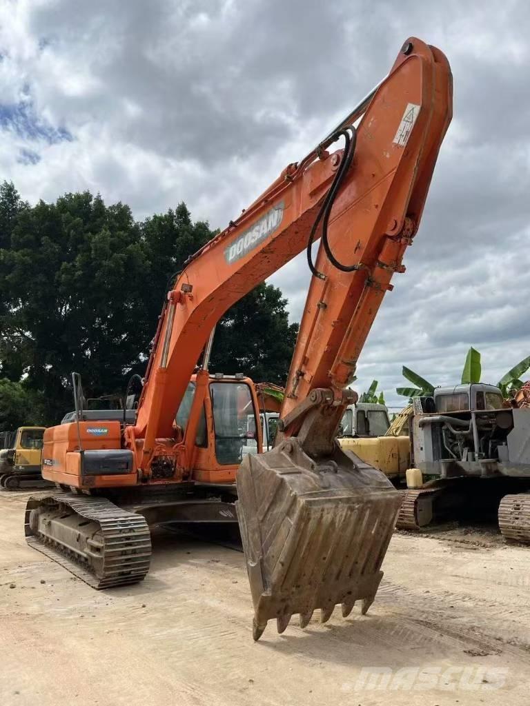 Doosan DX300 Bageri gusjeničari
