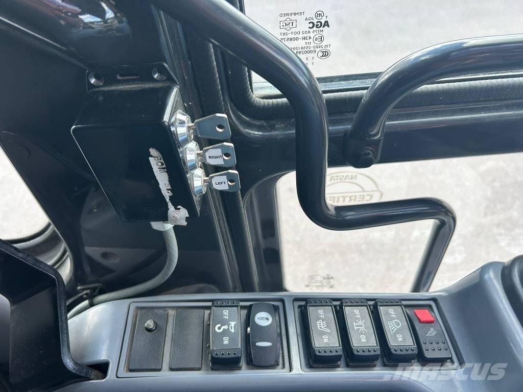 Hitachi ZX 300 LC-6 Bageri gusjeničari