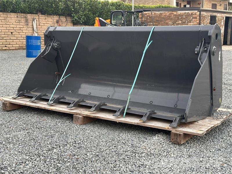 New Holland 220 Kašike / Korpe