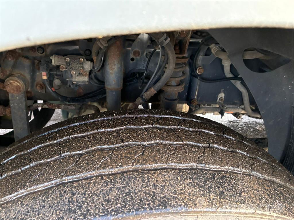 Volvo FL240 Kamioni sa ceradom