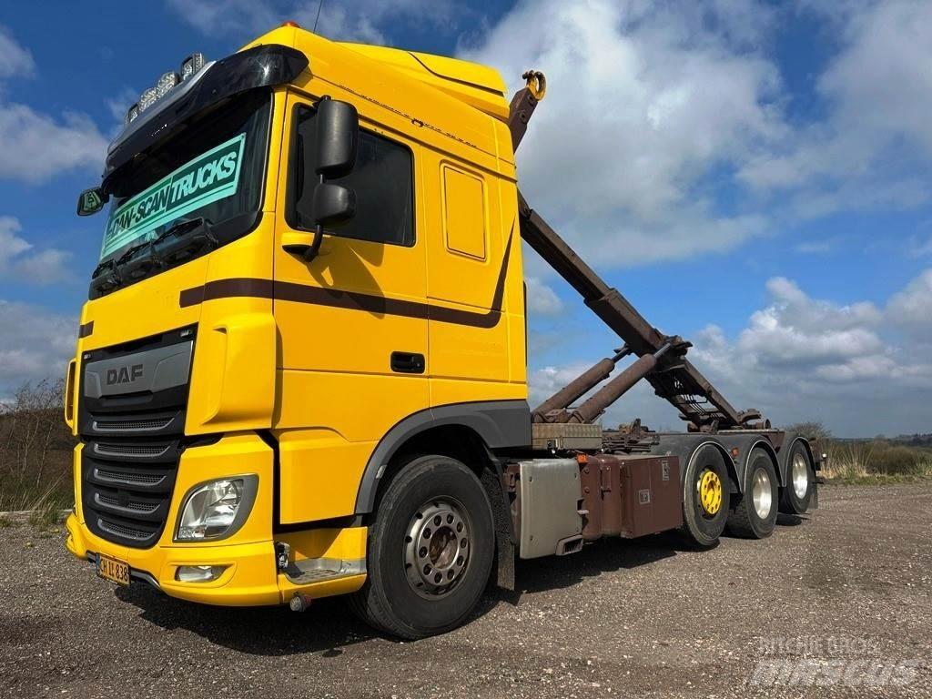 DAF XF 530 8x2-*4 Rol kiper kamioni s kukama za dizanje