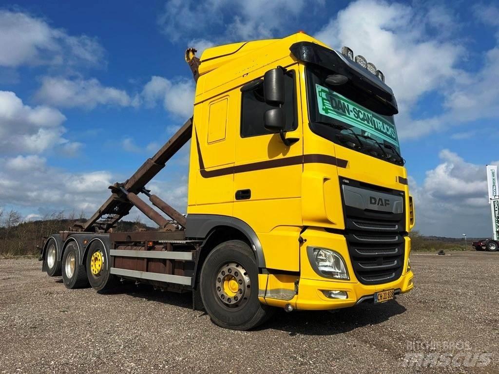 DAF XF 530 8x2-*4 Rol kiper kamioni s kukama za dizanje