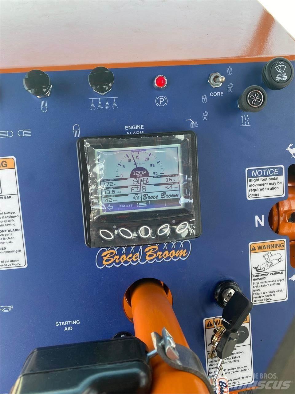 Broce RJT350 Strojevi za metenje