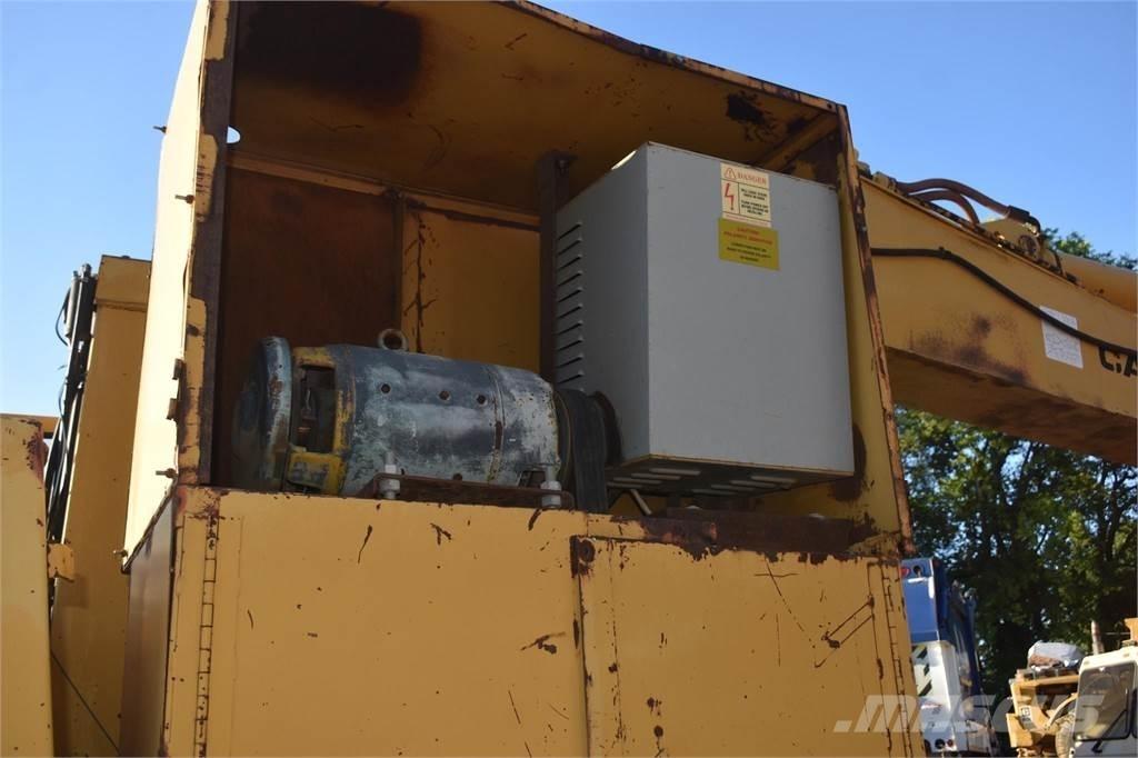 CAT 215B LC Bageri gusjeničari