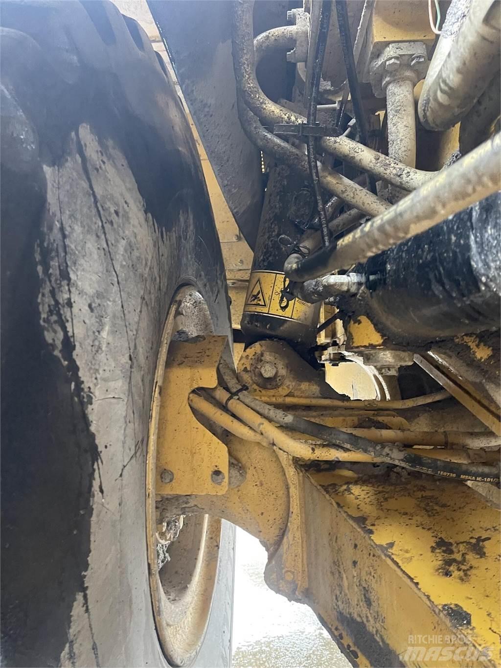 CAT 745C Zglobni demperi