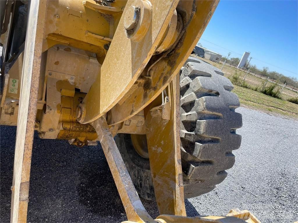 CAT 930M Utovarivači na kotačima