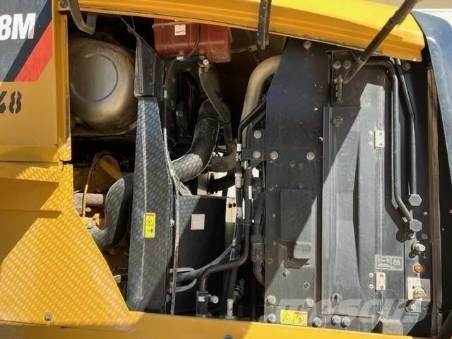 CAT 938M Utovarivači na kotačima