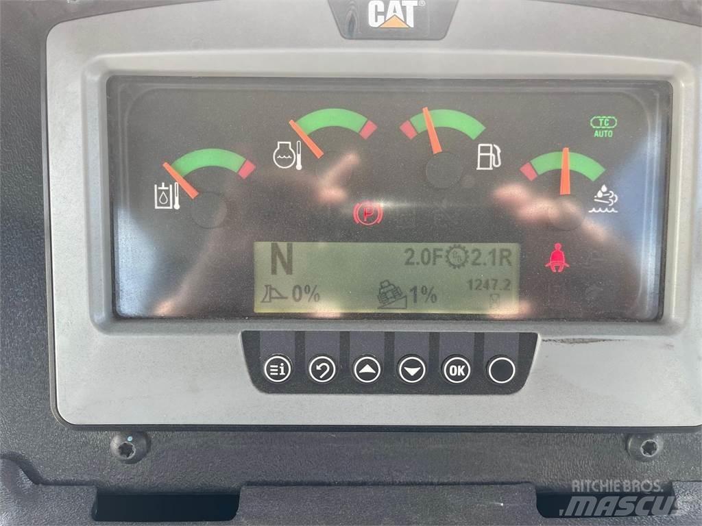 CAT D3K2 LGP Buldožeri gusjeničari