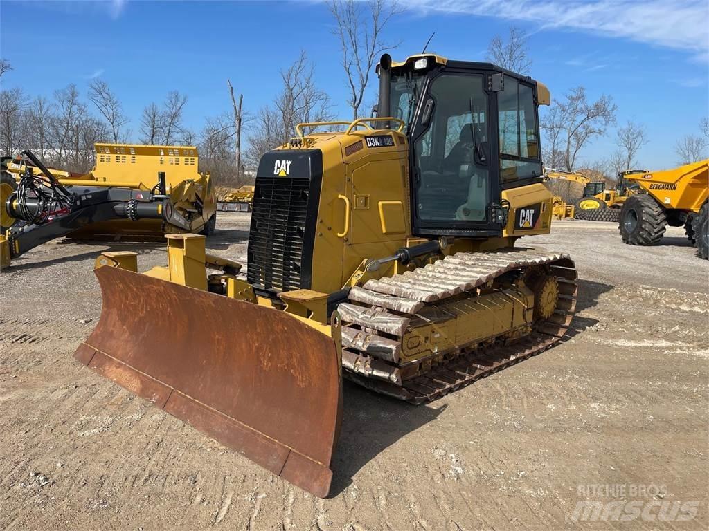 CAT D3K2 LGP Buldožeri gusjeničari