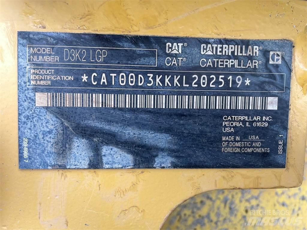 CAT D3K2 LGP Buldožeri gusjeničari