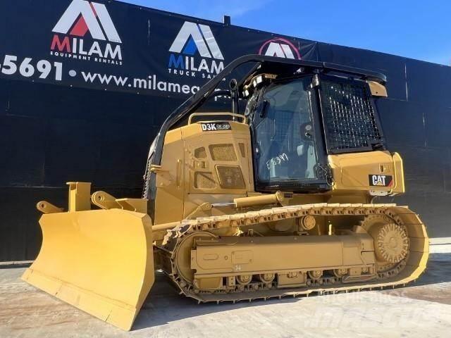 CAT D3K2 LGP Buldožeri gusjeničari
