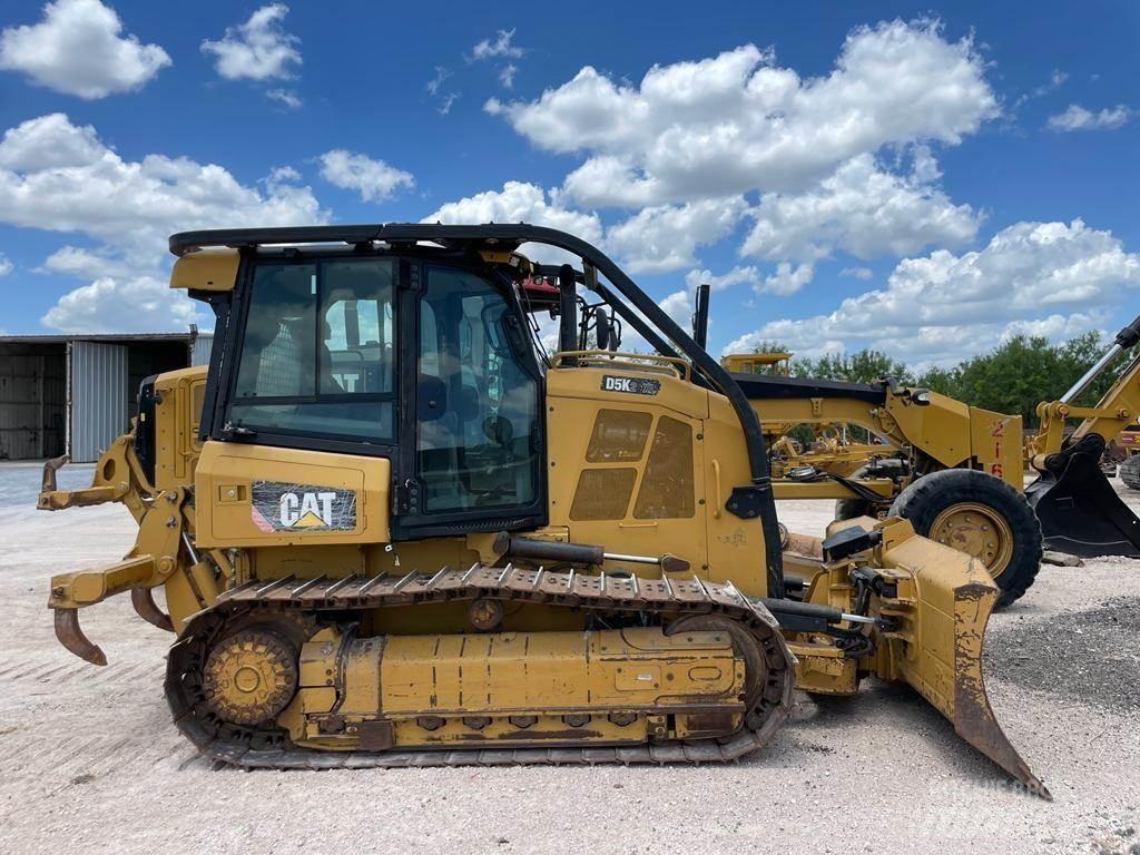 CAT D5K2 XL Buldožeri gusjeničari